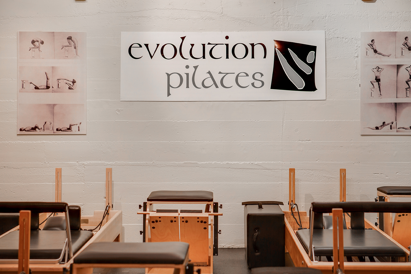 Evolution Pilates's Logo