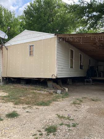 Wide Mobile Home In Nixon Texas