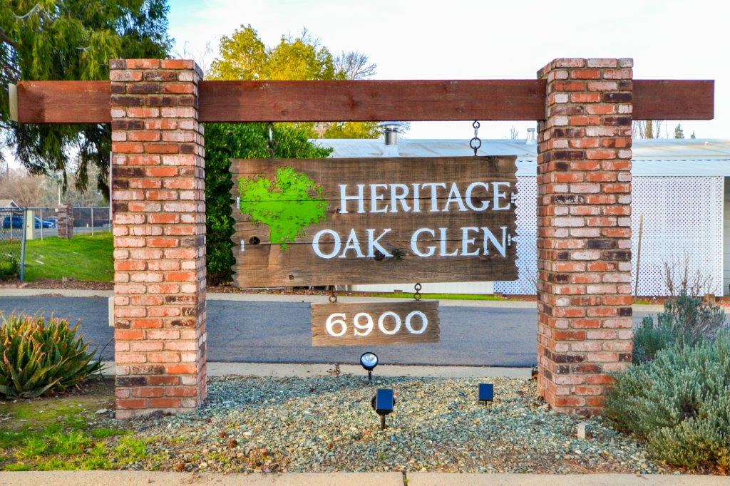 Heritage Oak Glen's Logo