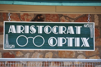 Aristocrat Optix's Logo