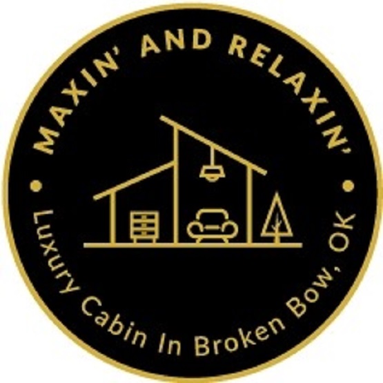 Maxin' and Relaxin' Cabin's Logo
