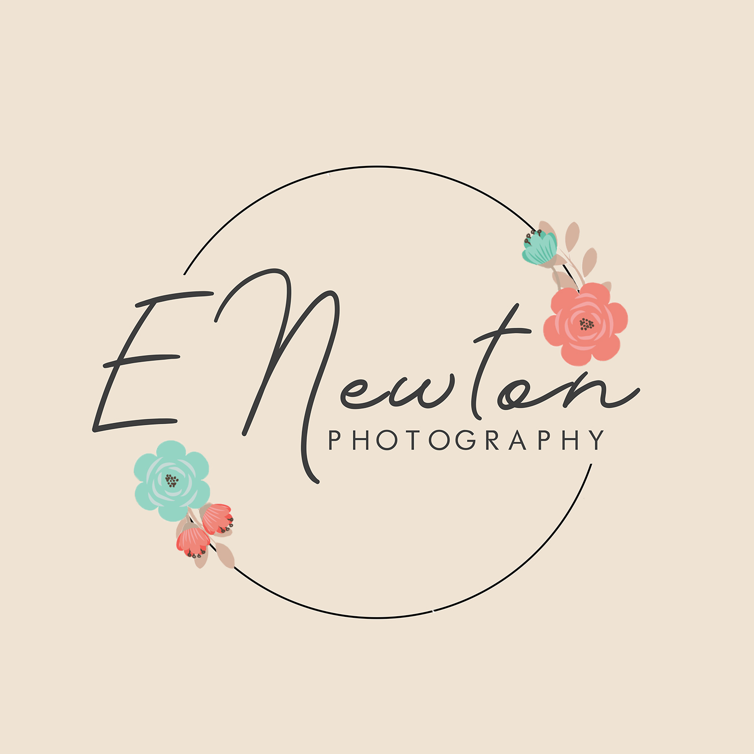E Newton Photography's Logo